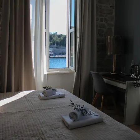 Olife Milna (Brac)
